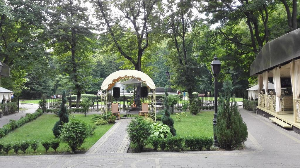 Delice Hotel Lviv Kültér fotó