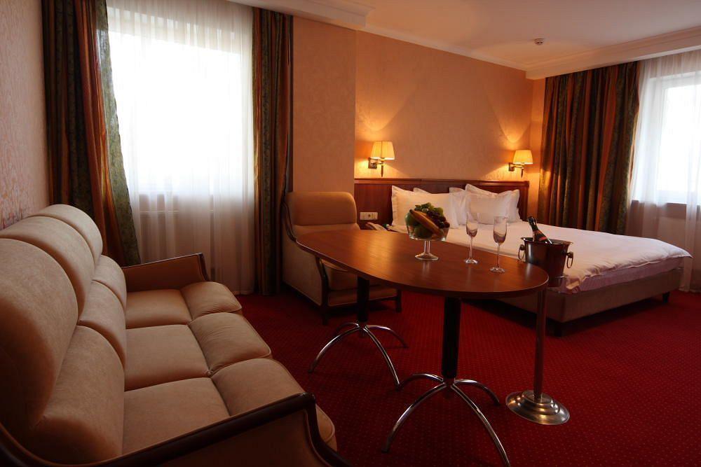 Delice Hotel Lviv Kültér fotó