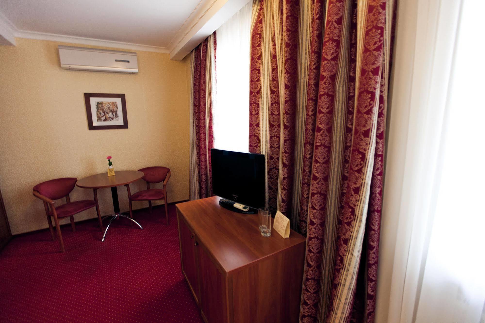 Delice Hotel Lviv Kültér fotó