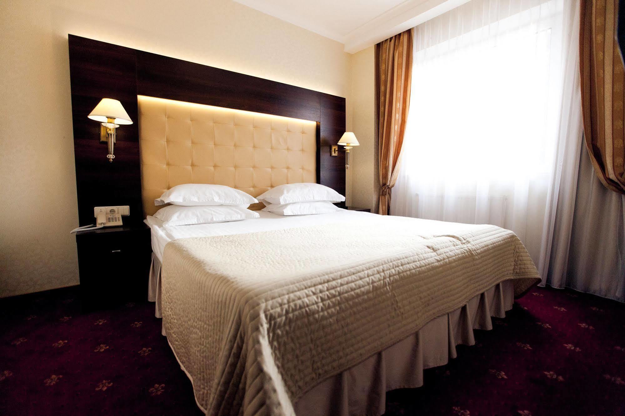 Delice Hotel Lviv Kültér fotó